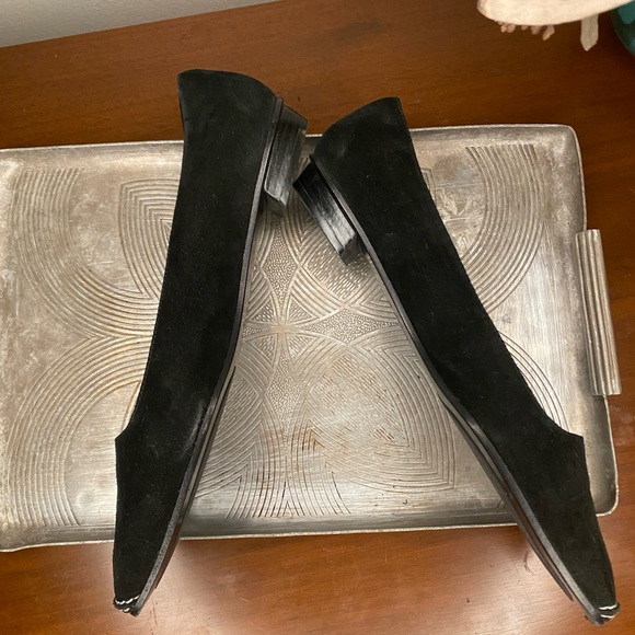 Delman square toe black suede flats with a contrast stitching - Picture 5 of 6